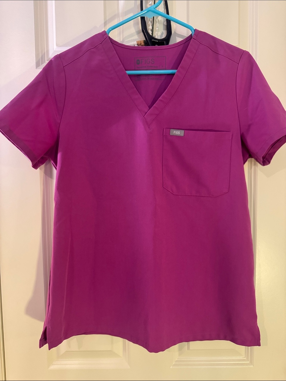 Figs V-Neck Scrub Top in Magenta